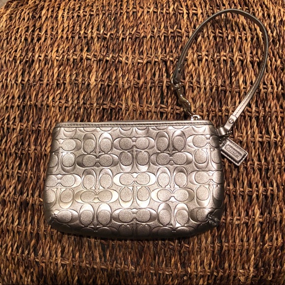 Coach wristlet - Picture 5 of 5